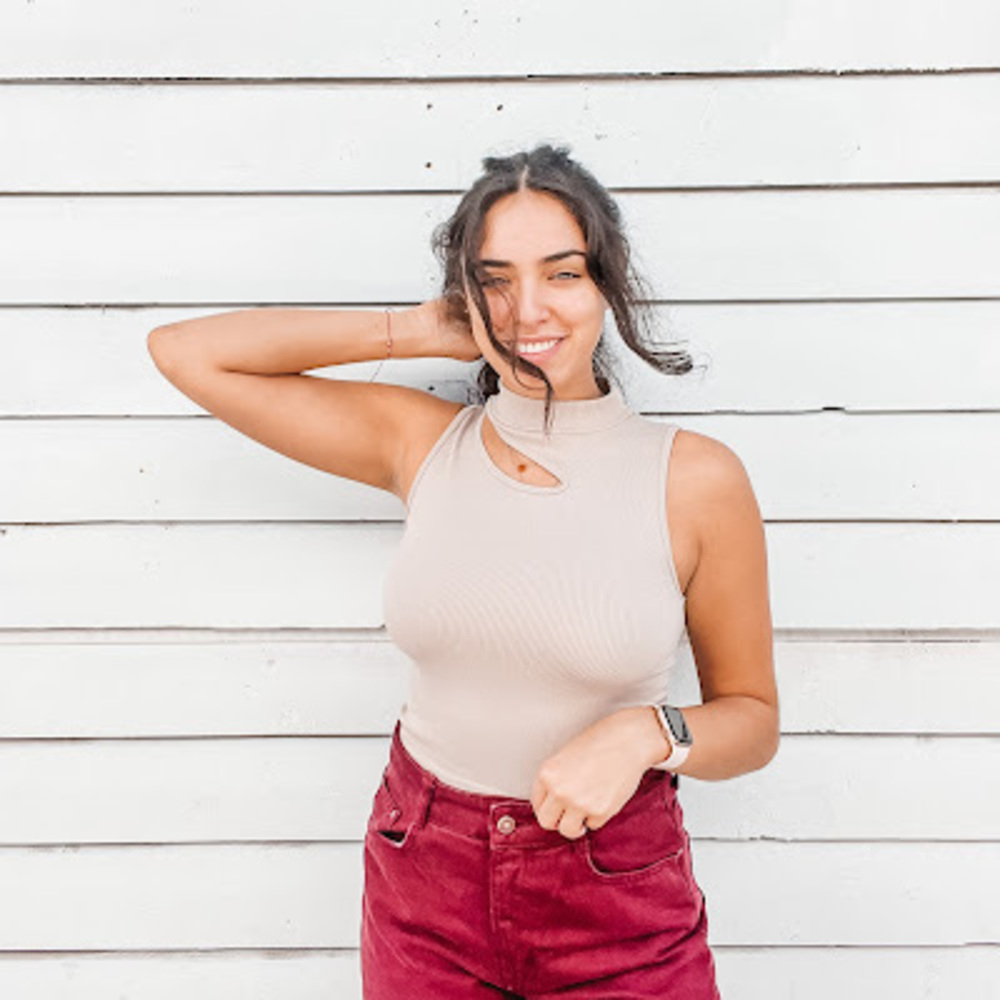 Meet your Posher, Yelina